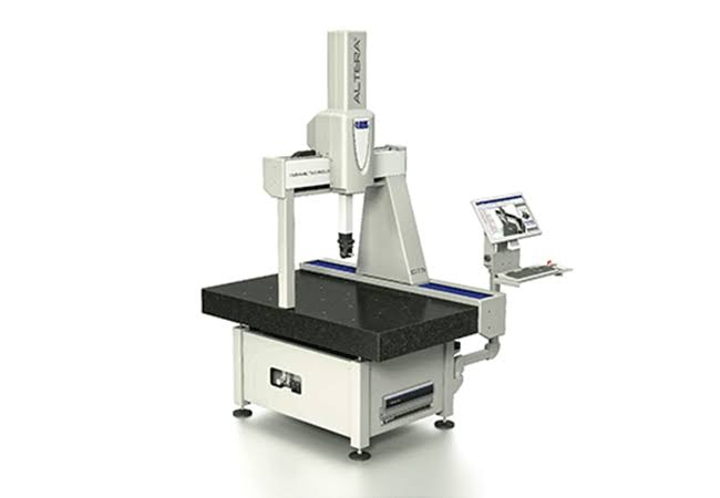 Mesin CMM otomatis untuk inspeksi dimensi komponen presisi di industri manufaktur